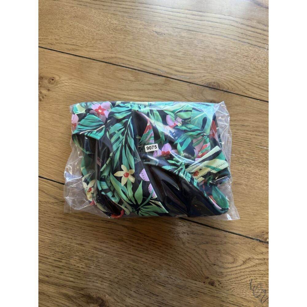 Victoria Secret Pink Women Size XXL Hawaiian Tropical Floral One Piece Swimsuit - Picture 12 of 12